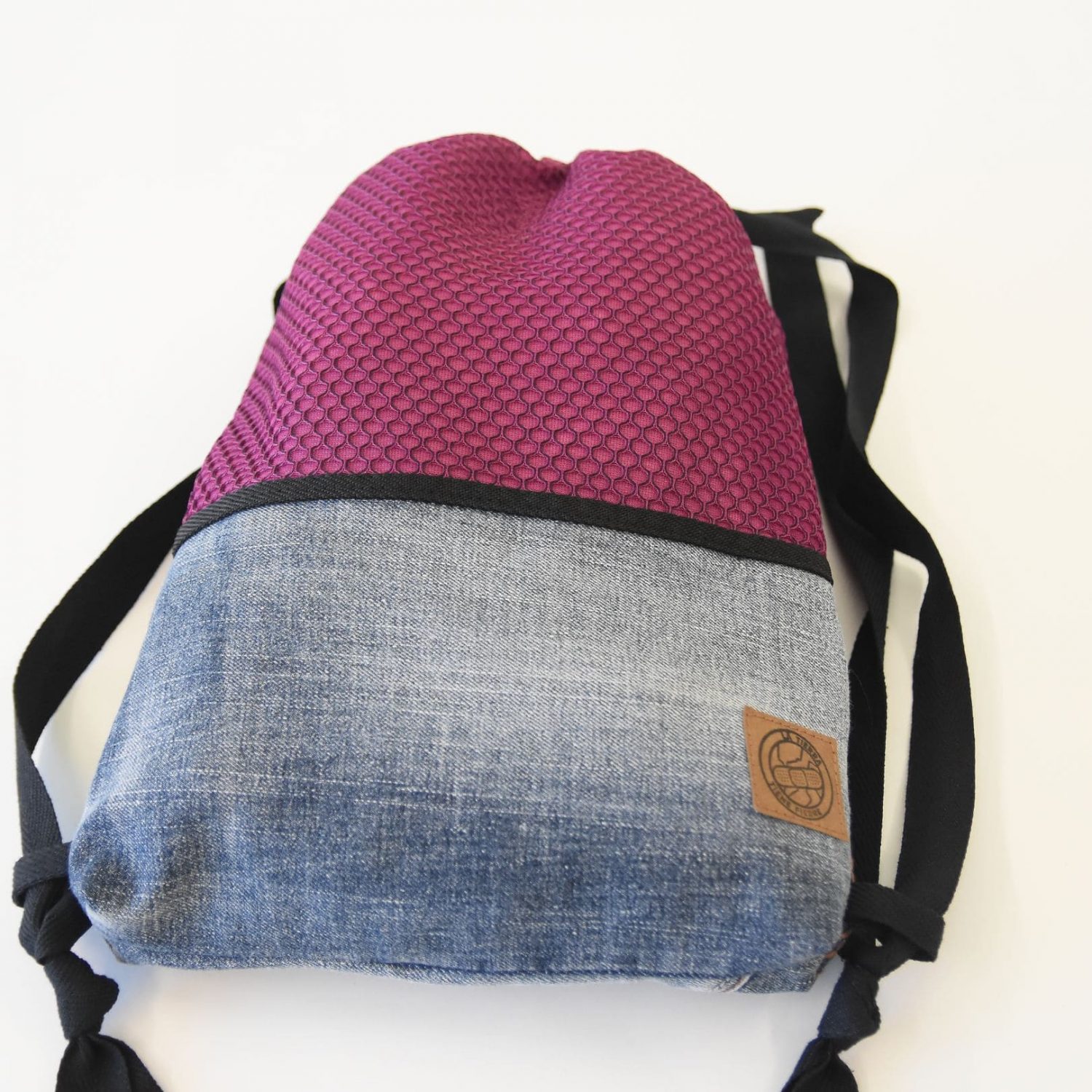 Mochila Morada "La Tierra Tiene Fiebre" - Imagen 2